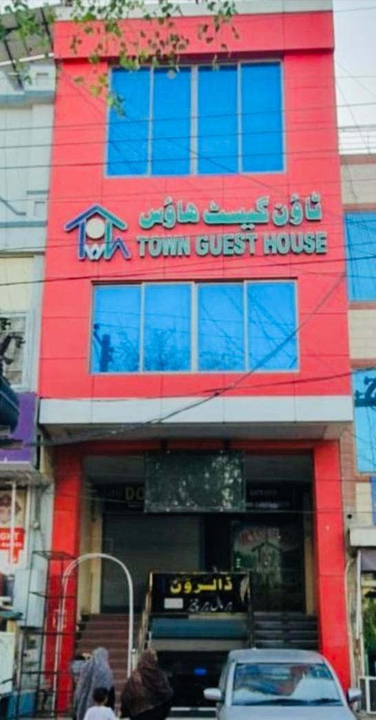 Town Guest House Toba Tek Singh Экстерьер фото